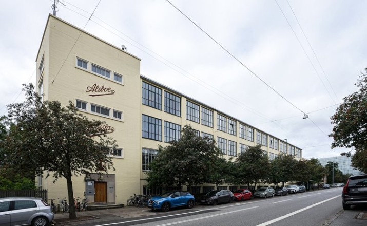 Strømmen AS Schüco aluminium, vinduer, dører og foldedører, Schüco aluminium windows, doors and bi-folding doors