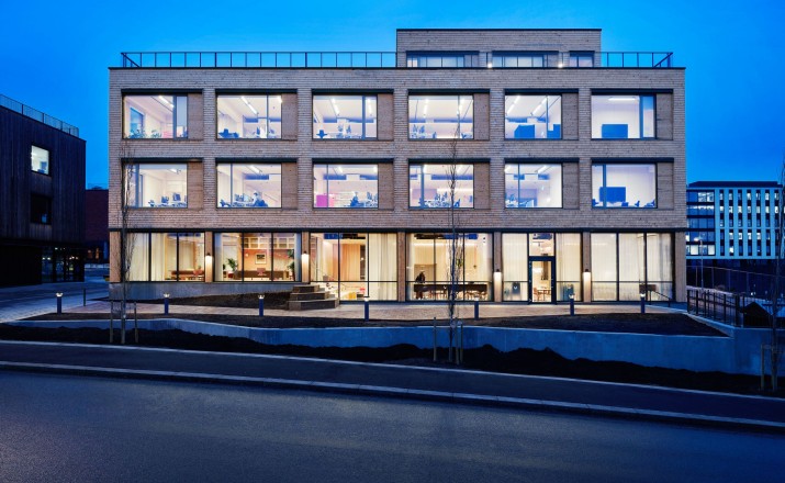 Strømmen AS Schüco aluminium, vinduer, dører og foldedører, Schüco aluminium windows, doors and bi-folding doors