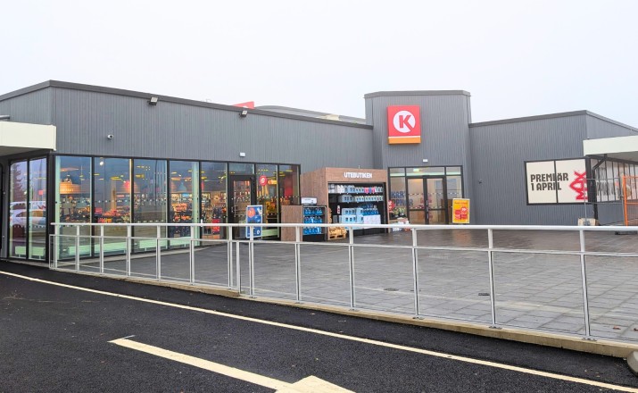 Circle K tinklo degalinė Švedijoje: langai