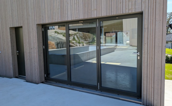 Strømmen full aluminium folding door Schüco AS 90 FD.HI