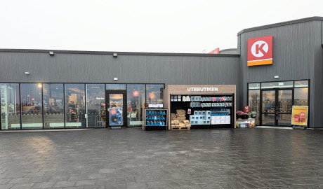 doors, windows, and expansive glass facades Circle K in Järna